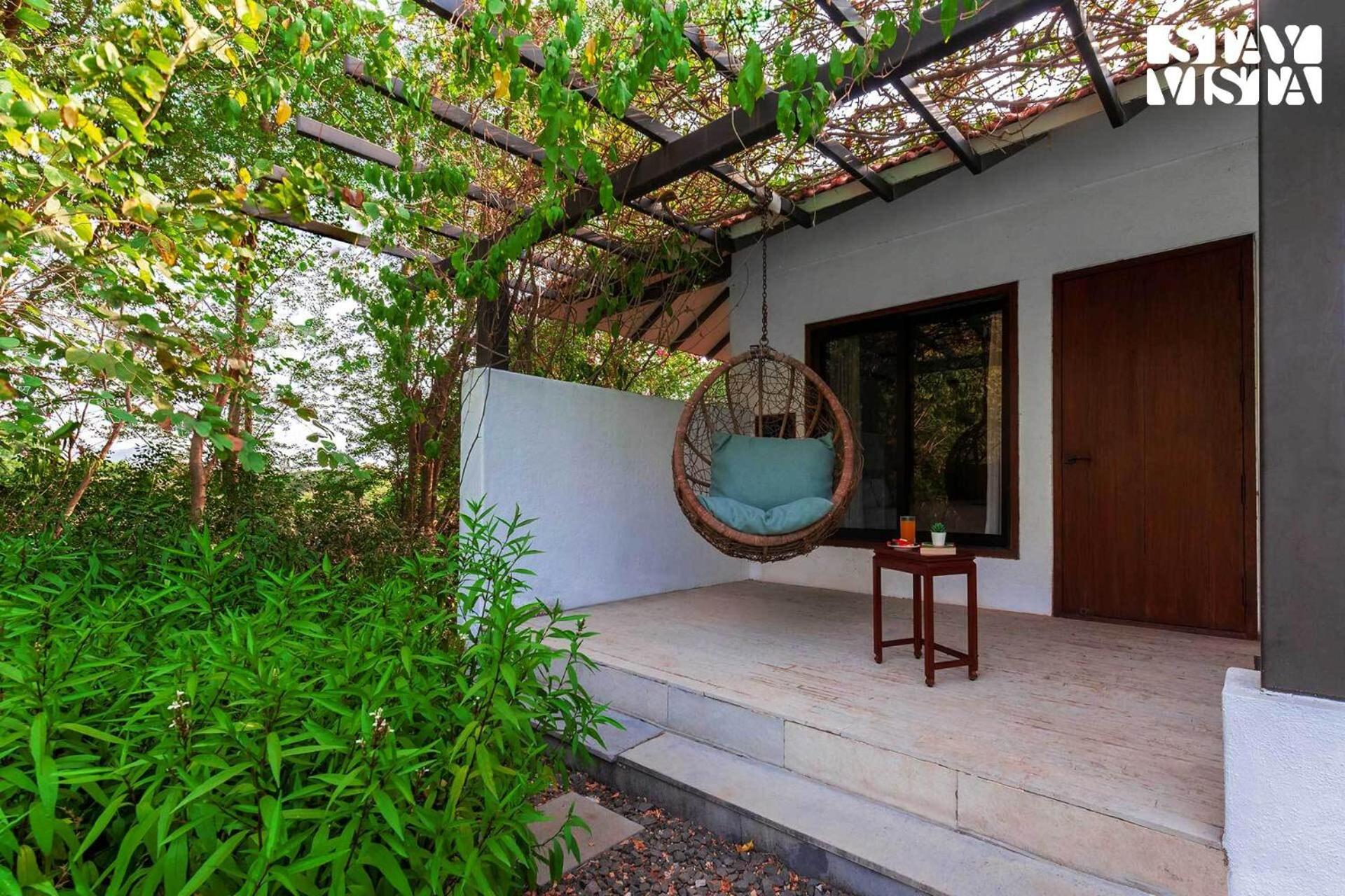 Wander Beyond By Stayvista - Featuring A Bali-Themed Abode And A Refreshing Swimming Pool Alībāg Exteriör bild